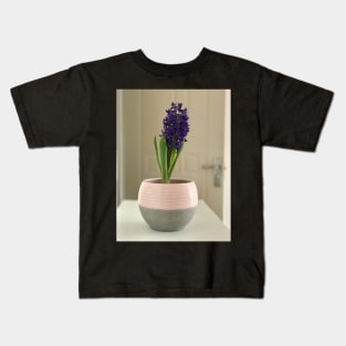 Fragrant purple home hyacinth vase Kids T-Shirt